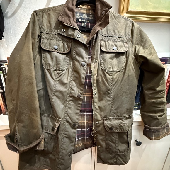Barbour Classic Beadnell Waxed Jacket - Picture 1 of 5